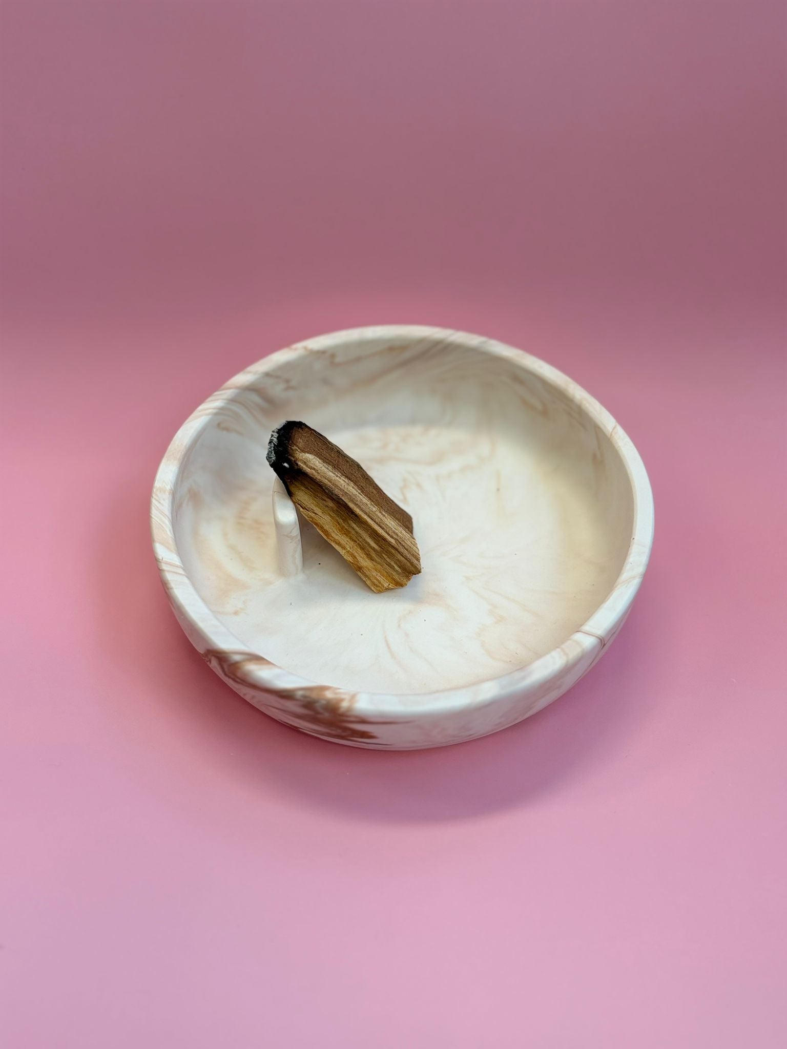 Podstawka pod Palo Santo – marmurek z jesmonite 13 cm