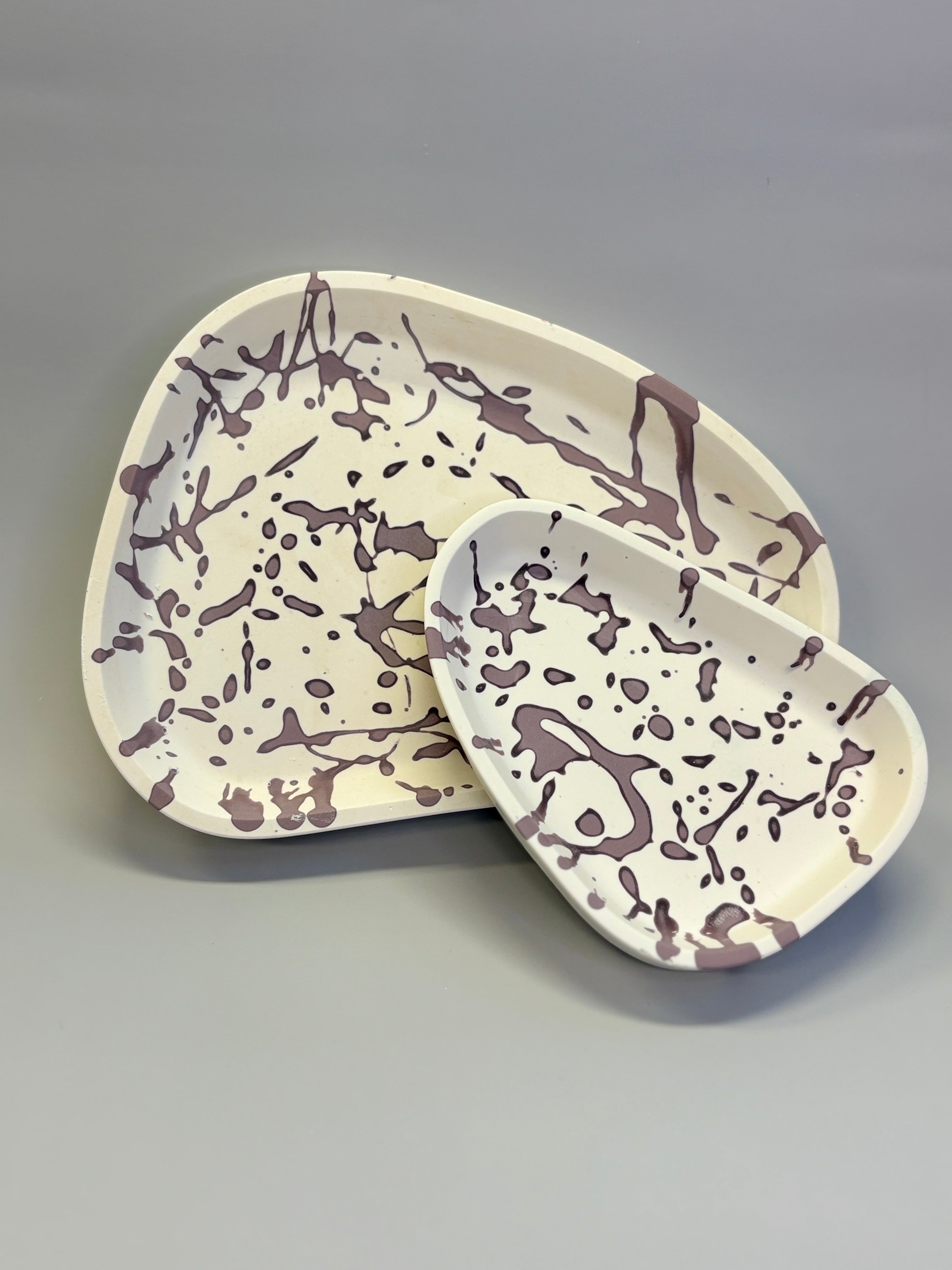 Komplet podstawek na drobiazgi – nakrapiany wzór z Jesmonite